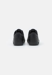 Lacoste POWERCOURT - Tenisice - black