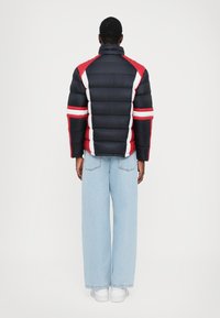 Armani Exchange Pūkinė striukė - deep navy/haute red/off white