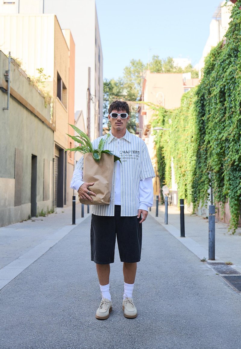 Bershka SHORT SLEEVE - Skjorta - white
