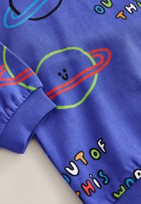 Next REGULAR FIT - ALL-OVER PRINT CREW NECK  - Mikina - blue space