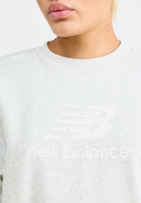 New Balance Športni pulover - ash heather