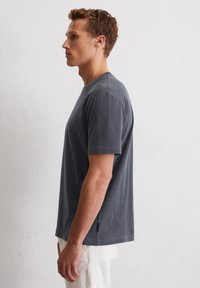 Thumbnail Image 5