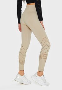SQUATPROOF Punčochy - beige
