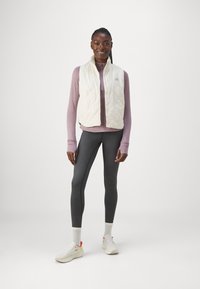 New Balance QUILTED VEST - Colete - linen