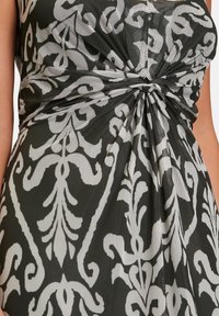 Cartoon OHNE ARM - Freizeitkleid - khaki cream