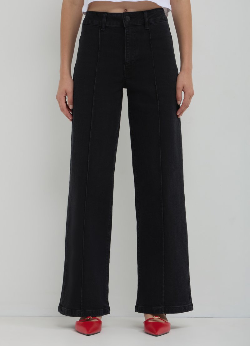 Calliope Jean boyfriend - nero