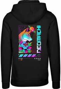 Fekete kapucnis pulóver, élénk grafikával egy farkasról és virágról, neon színekben, geometriai mintákkal és szöveges részletekkel.