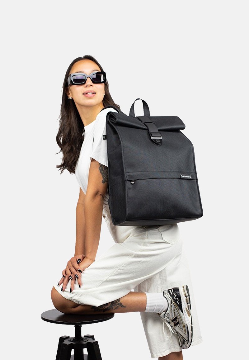 Bold Banana - ROLL TOP 20L - Rucksack - schwarz, Enlarge