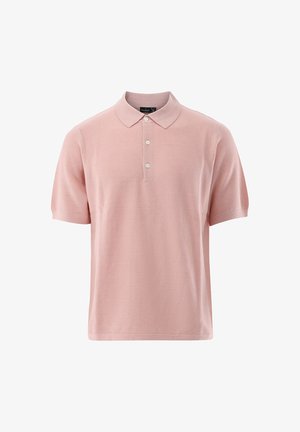 Hellrosa kurzärmeliges Poloshirt aus strukturiertem Stoff mit drei weißen Knöpfen auf der Knopfleiste.