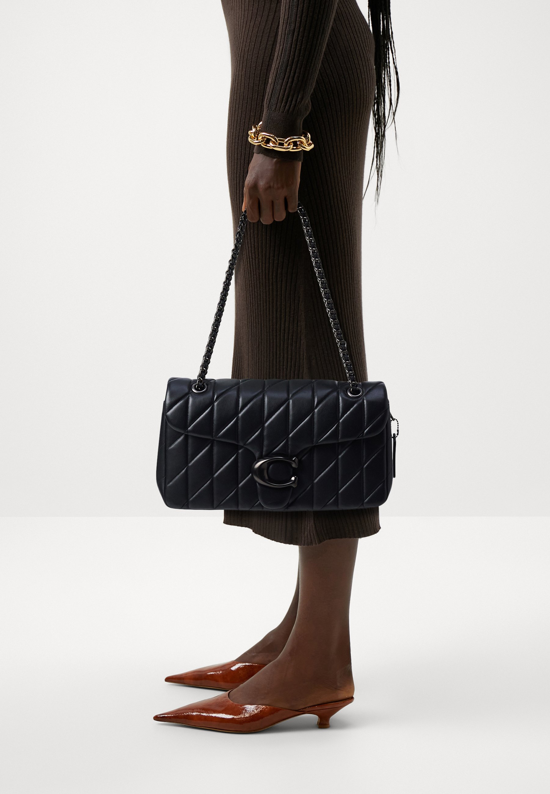 COACH QUILTED TABBY SHOULDER BAG 33 WITH CHAIN - Handbag - black 