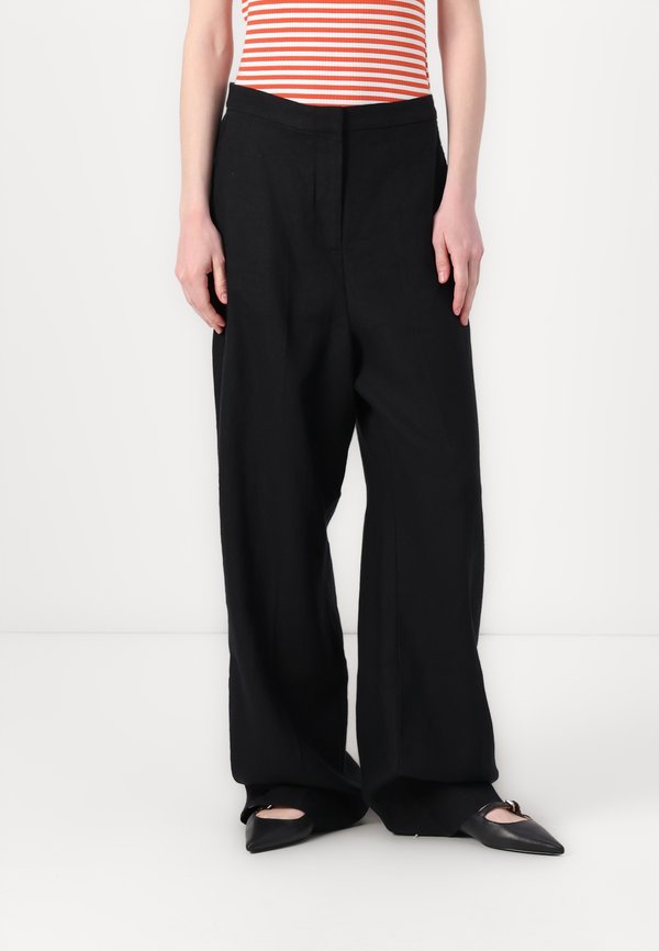 TAILORED STRAIGHT PANT - Trousers
