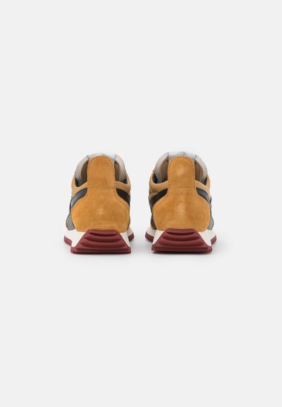 rag & bone RETRO RUNNER - Sneakers - mustard