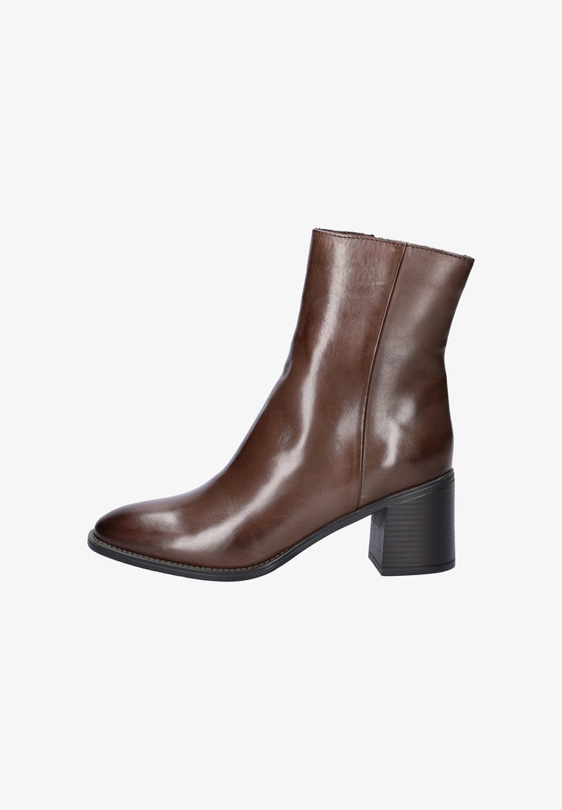 Bottine en cuir marron avec une finition brillante. Dotée d'un talon épais, d'un bout rond et de coutures minimales pour un design épuré.