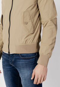 Blauer IN STRETCH MAVERICK 23SBLUC04112-006535 - Giubbotto Bomber - beige