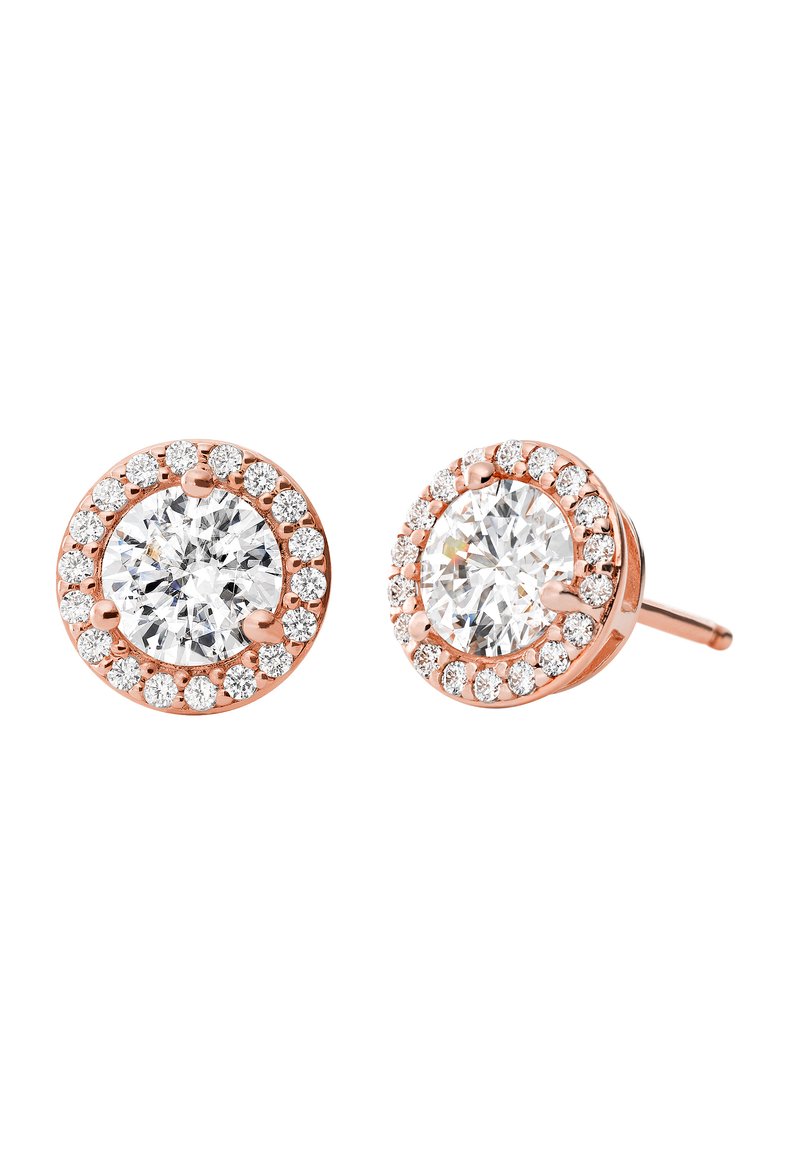 Roségoldörhängen med stift som har en central rund klart ädelsten omgiven av en halo av mindre klara stenar, med en polerad yta.