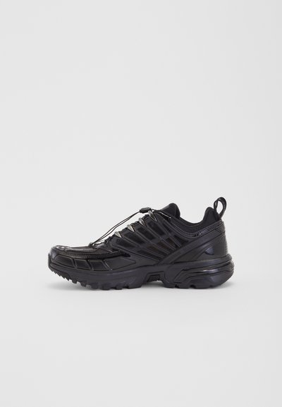 MM6 Maison Margiela MM6 X SALOMON - Sneaker low - black/quiet shade