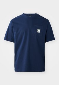 MOUNTAIN LOGO RELAXED POCKET TEE - Základné tričko - summit navy