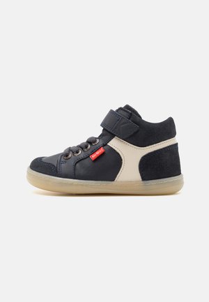 KICKBARYL BAREFOOT UNISEX - Korkeavartiset tennarit - marine