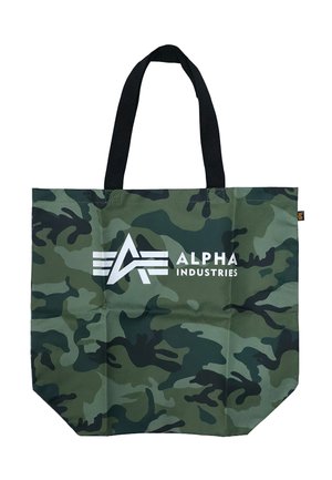 Grün-schwarze Tarnfarbentasche mit schwarzen Griffen, vorne mittig mit weißem Alpha Industries Logo und Text.