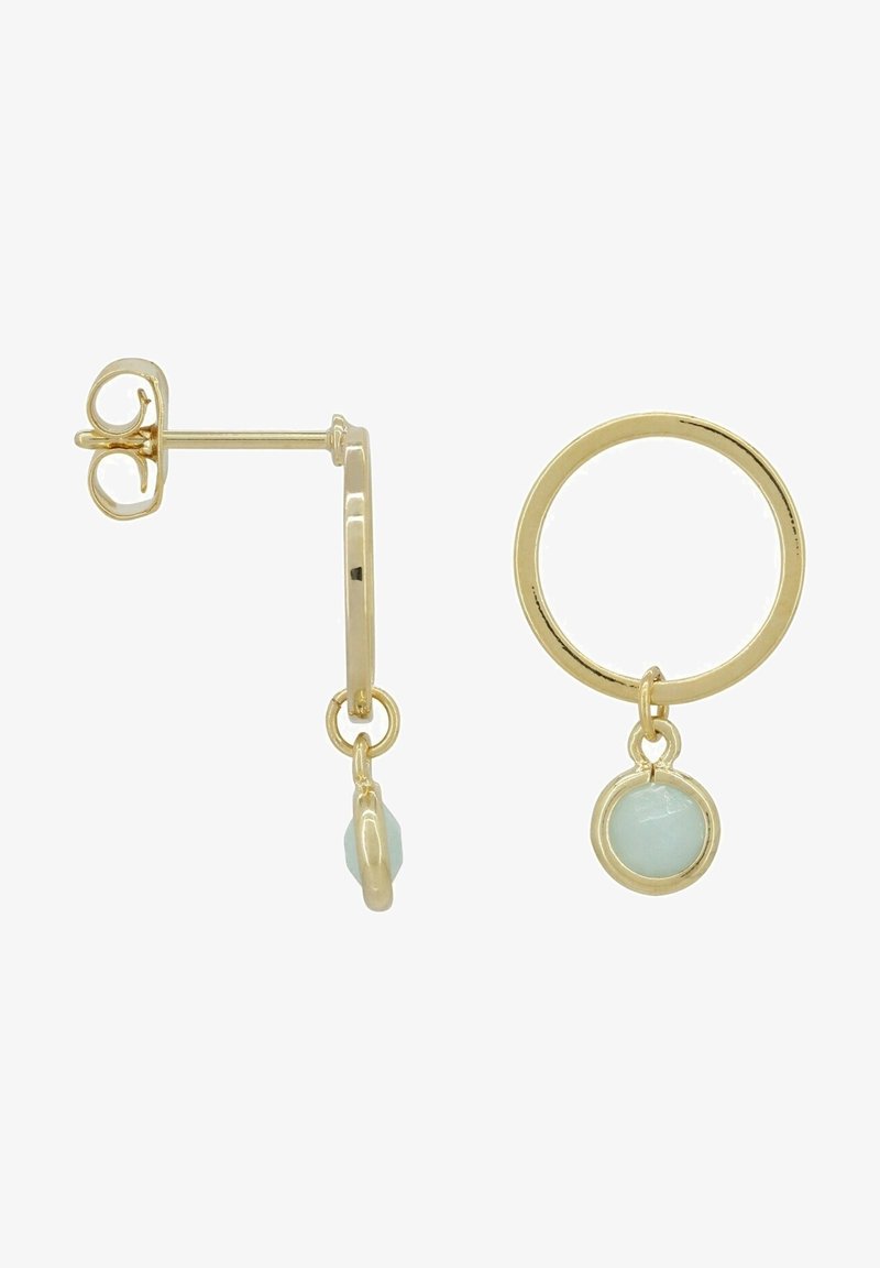 Boucles d'oreilles créoles en or ornées de petits pendentifs ronds en pierre bleu clair suspendus à chaque créole.