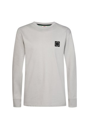 Lysegrå langærmet T-shirt med rund hals og et lille sort firkantet logo på venstre bryst med cirkulær hvid tekst og design.