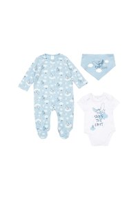Pigiama blu con piedi, decorato con stampato di animali volanti, body bianco con la scritta "Il cielo è il limite" e bavaglino blu abbinato con il testo "Non volare, ma planare".
