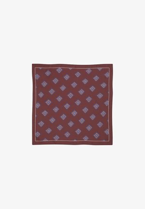 Jedwabny szalik w kolorze burgundowym z diamentowym wzorem w odcieniach niebieskiego i kremowego. Wykończony białą bordiurą, o gładkiej, miękkiej fakturze.
