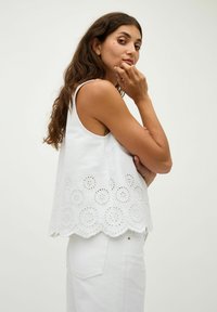 Global Funk RIHNE SCALLOP - Bluse - white