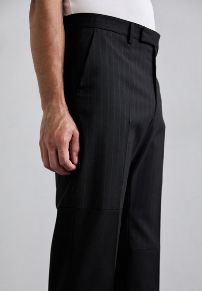 MM6 Maison Margiela PANTS - Kelnės - black