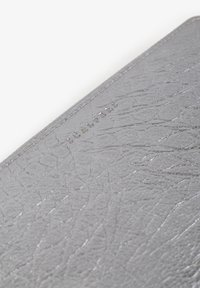 Scalpers WITH ENGRAVED CROCODILE - Punge - silver