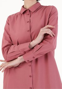 Modanisa Camicia - mottled pink