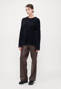 ONLY Tall ONLPETRA LOOSE O NECK - Svetr - black