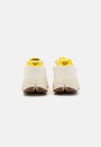 HI-TEC HTS74 SHADOW UNISEX  - Sportcipő - gardenia/cyber yellow/sea storm