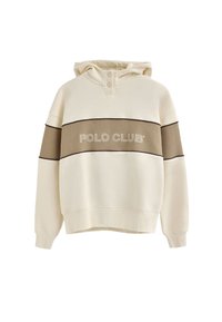 Sudadera color beige claro con capucha, que presenta una franja marrón y el texto "POLO CLUB". Textura suave, corte relajado y detalle de botón a presión en el cuello.
