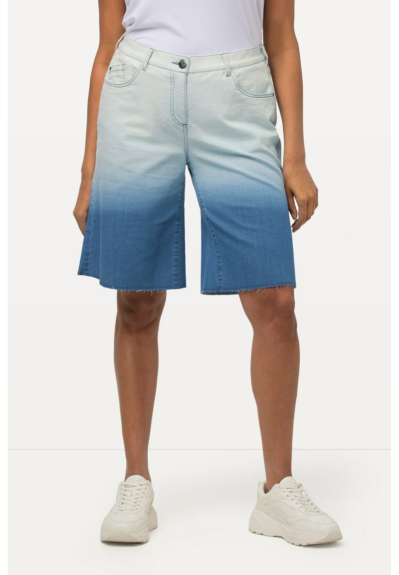 Ulla Popken MARY FIT DIP DYE Jeans Shorts light blue/blau Zalando.de