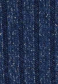 Tessuto lavorato a maglia blu navy con texture a coste, caratterizzato da fili metallici intrecciati per un leggero splendore e dimensione.