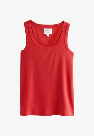 Rød ribbet tanktop med rund halsudskæring og brede stropper, der har en tekstureret stof. Mærket siger "MAKE TIME."