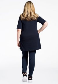 YOEK MANCHES COURTES - Tuniek - dark blue