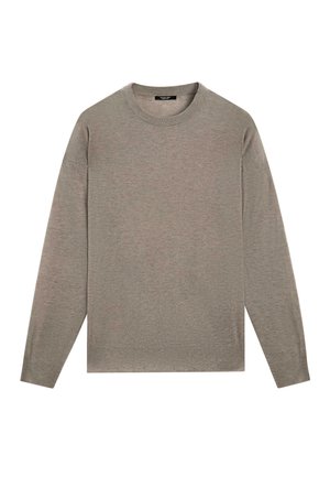 Grå langærmet sweater lavet af blødt strikmateriale. Har rund hals og afslappet pasform med minimale syningsdetaljer.