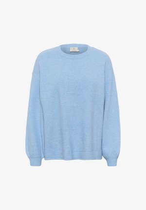 Pull en maille bleu clair avec un col rond, des épaules tombantes et des poignets côtelés. Tissu doux et texturé avec une coupe décontractée.