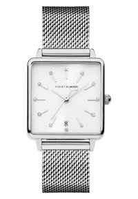 Vierkante zilveren horloge met een meshband. Witte wijzerplaat met stipmarkeringen, zilveren wijzers en een datumvenster op 6 uur. Merk: Violet Hamden.