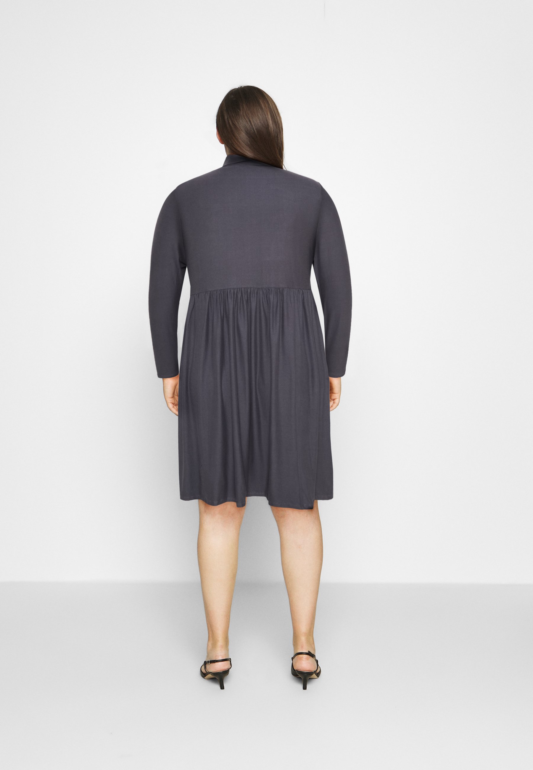 Damen SOFT TOUCH HIGHNECK SMOCK DRESS - Jerseykleid Damen SOFT TOUCH HIGHNECK SMOCK DRESS - Jerseykleid
