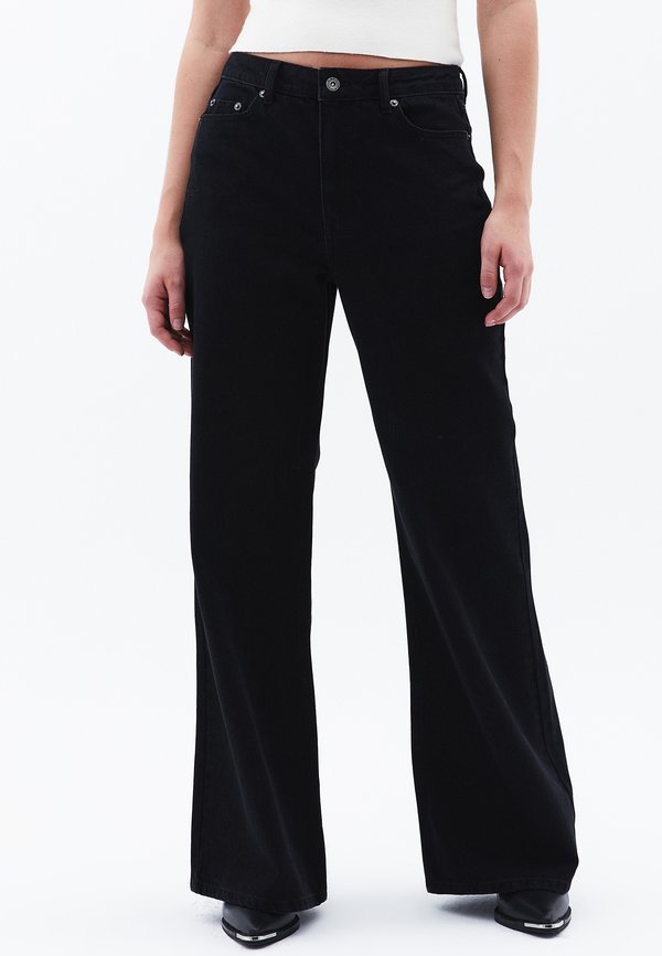 HIGH WAIST - Flared Jeans