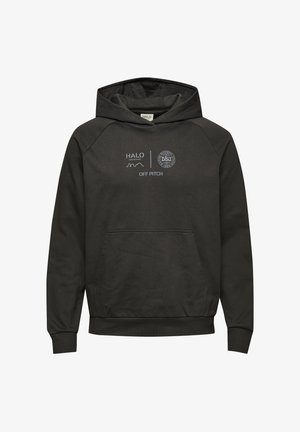 Donkergrijze hoodie met een zak aan de voorkant, voorzien van een capuchon, geribde manchetten en geborduurde logo's op de borst. Gemaakt van zacht, textuurhout materiaal.
