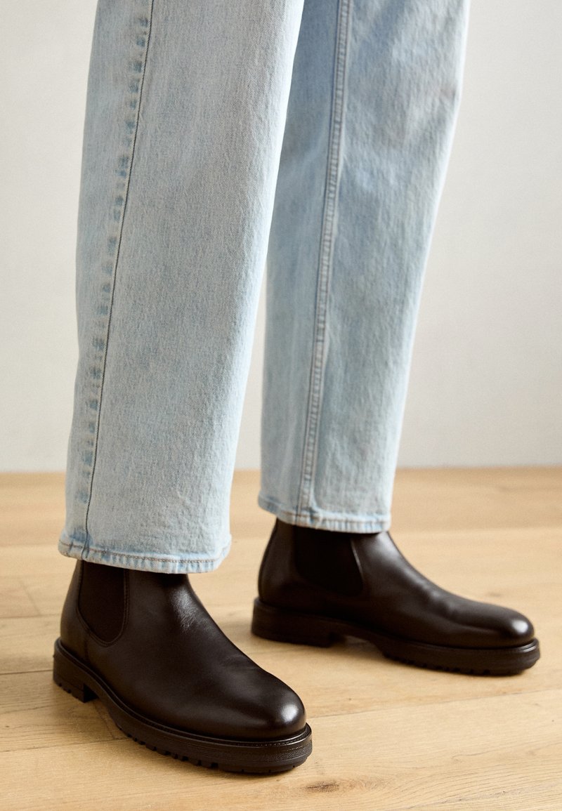 NWT Mens Chelsea Boot  -Bruno Marc Mark Albert Classic Chelsea Boot - Dakota Brown | Chelsea  main image 2