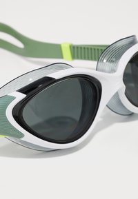 Thumbnail Image 4