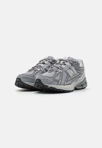 New Balance M1906RLC UNISEX - Tenisice - grey