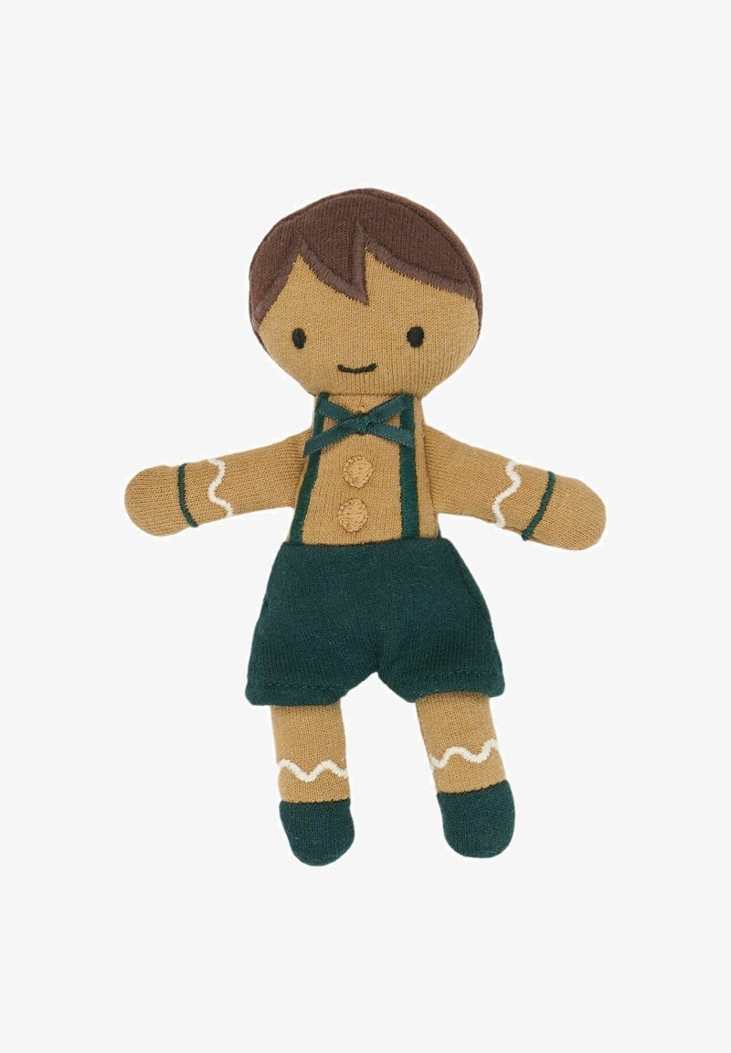 Bruine en groene stoffen pop met gestikte gezichtskenmerken, gekleed in een beige shirt, groene bretels en een korte broek, met decoratieve accenten.