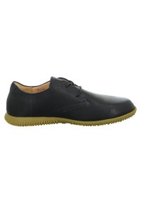 Schwarze Lederschuhe mit glatter Oberfläche, niedriger Profilhöhe und runder Zehenform. Verfügt über eine leichte, texturierte Gummisohle in Olivgrün.