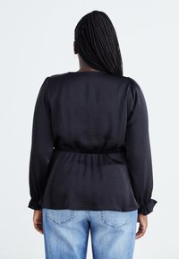 Vero Moda Curve VMCMARY SMOCK - Blouse - black